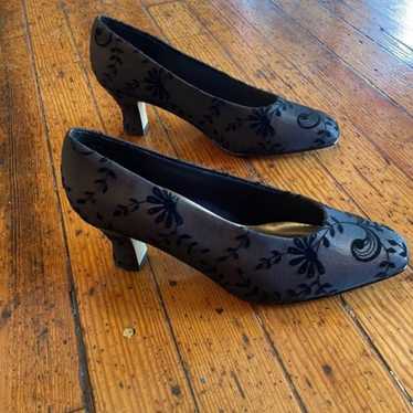 Scruples Vintage 1990s Floral Pump Heels Bronze an