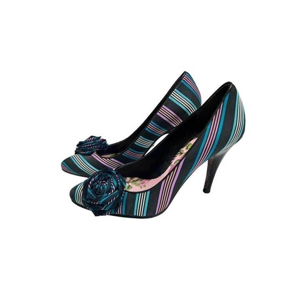 Betsey Johnson vintage striped pump rosette detai… - image 4