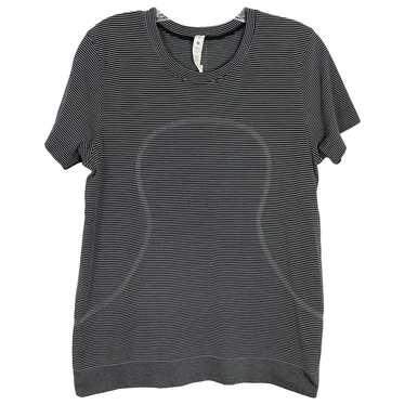 Lululemon T-shirt