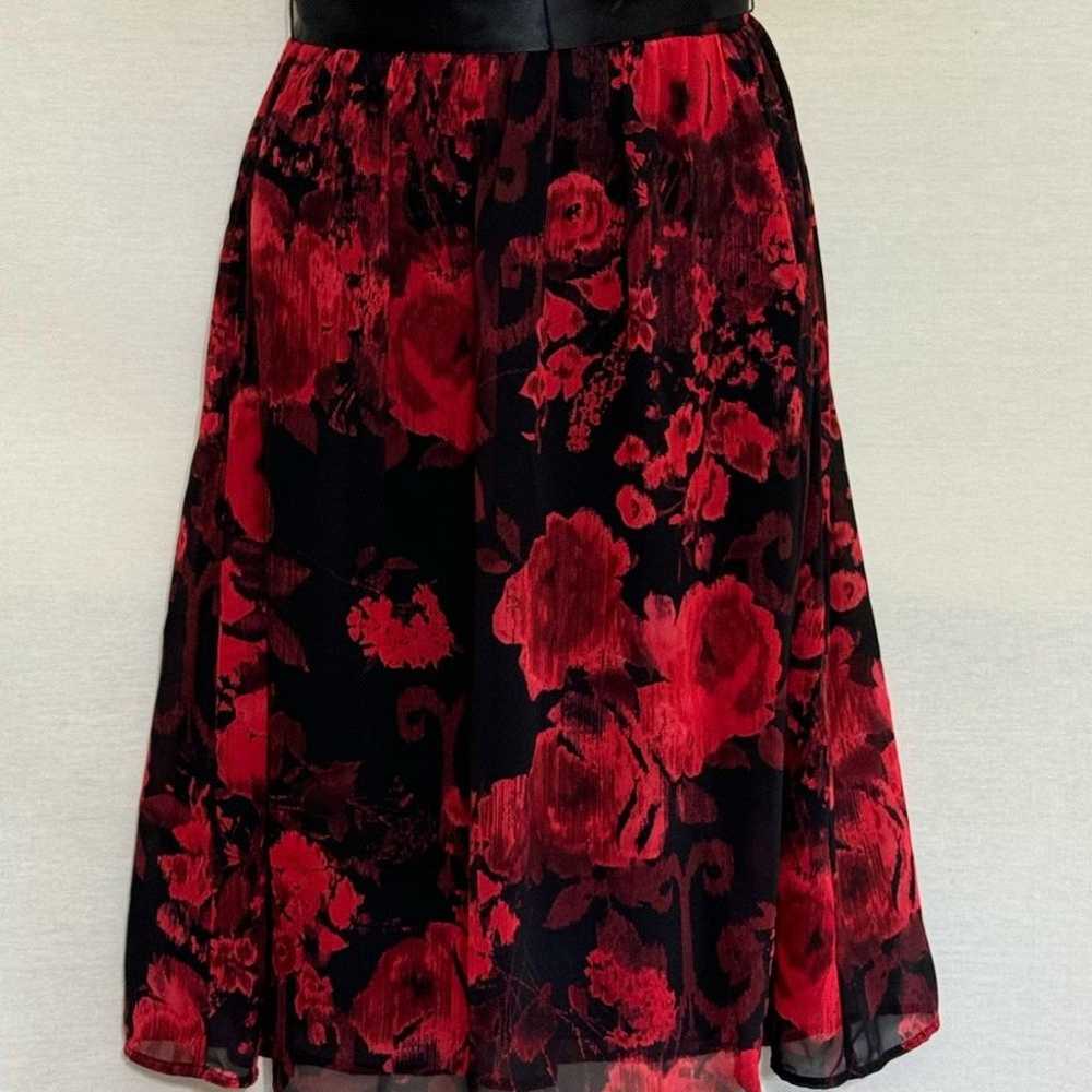 X-86 Dressbarn PLUS SIZE 14 Red & Black Floral Be… - image 2