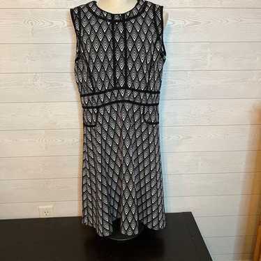 Worthington black & white geometric fit & flare kn