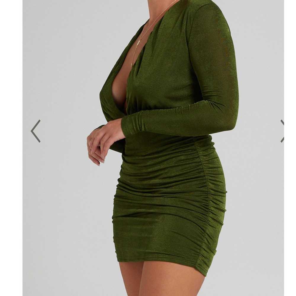 ShowPo Kaitie Green Deep V-Neck Ruched Bodycon Lo… - image 6