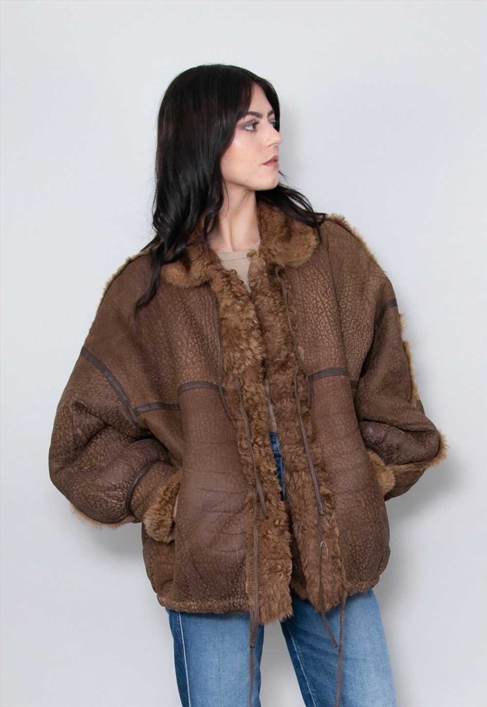 80's Ladies Vintage Brown Shearling Coat Sheepski… - image 3