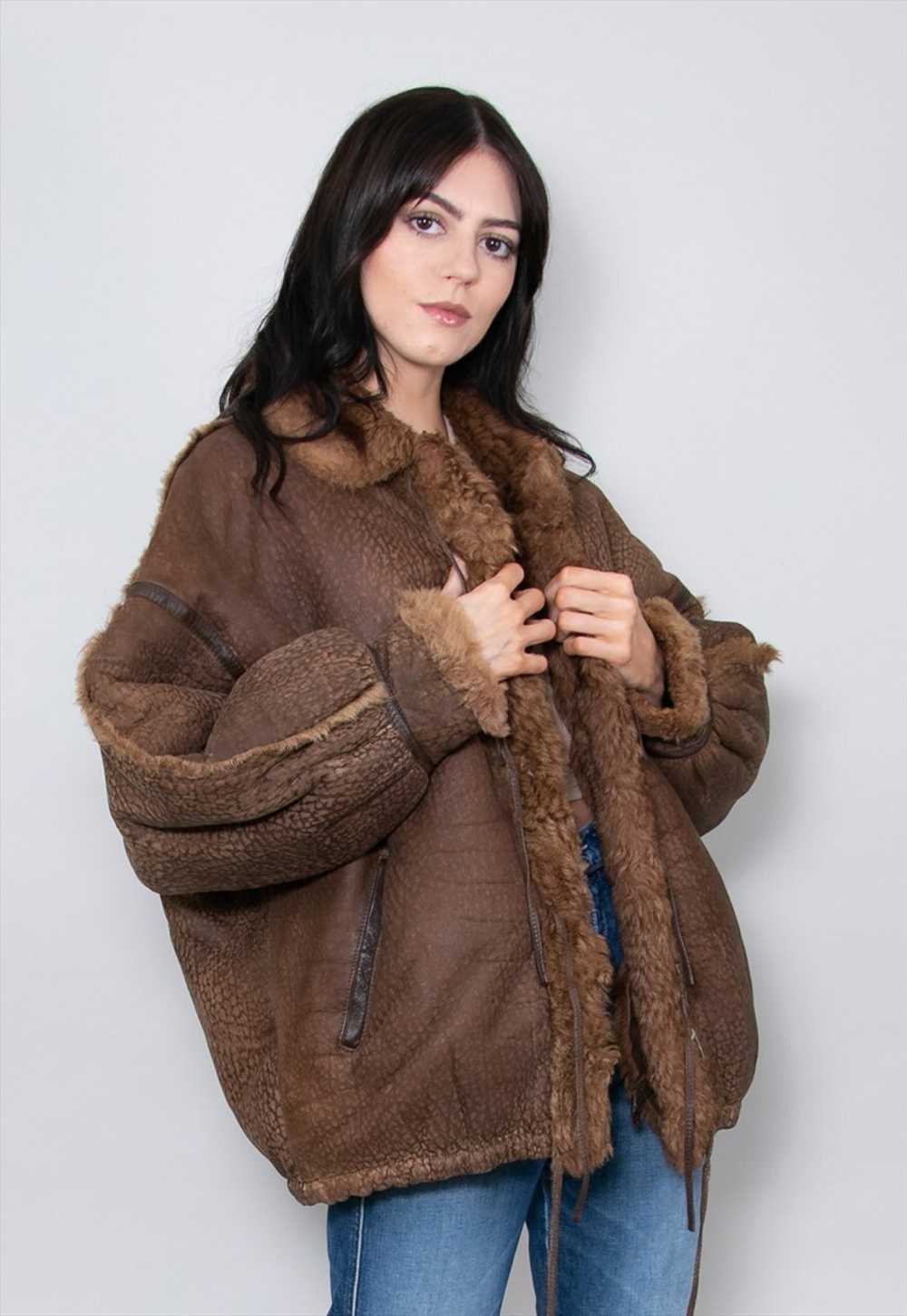 80's Ladies Vintage Brown Shearling Coat Sheepski… - image 5