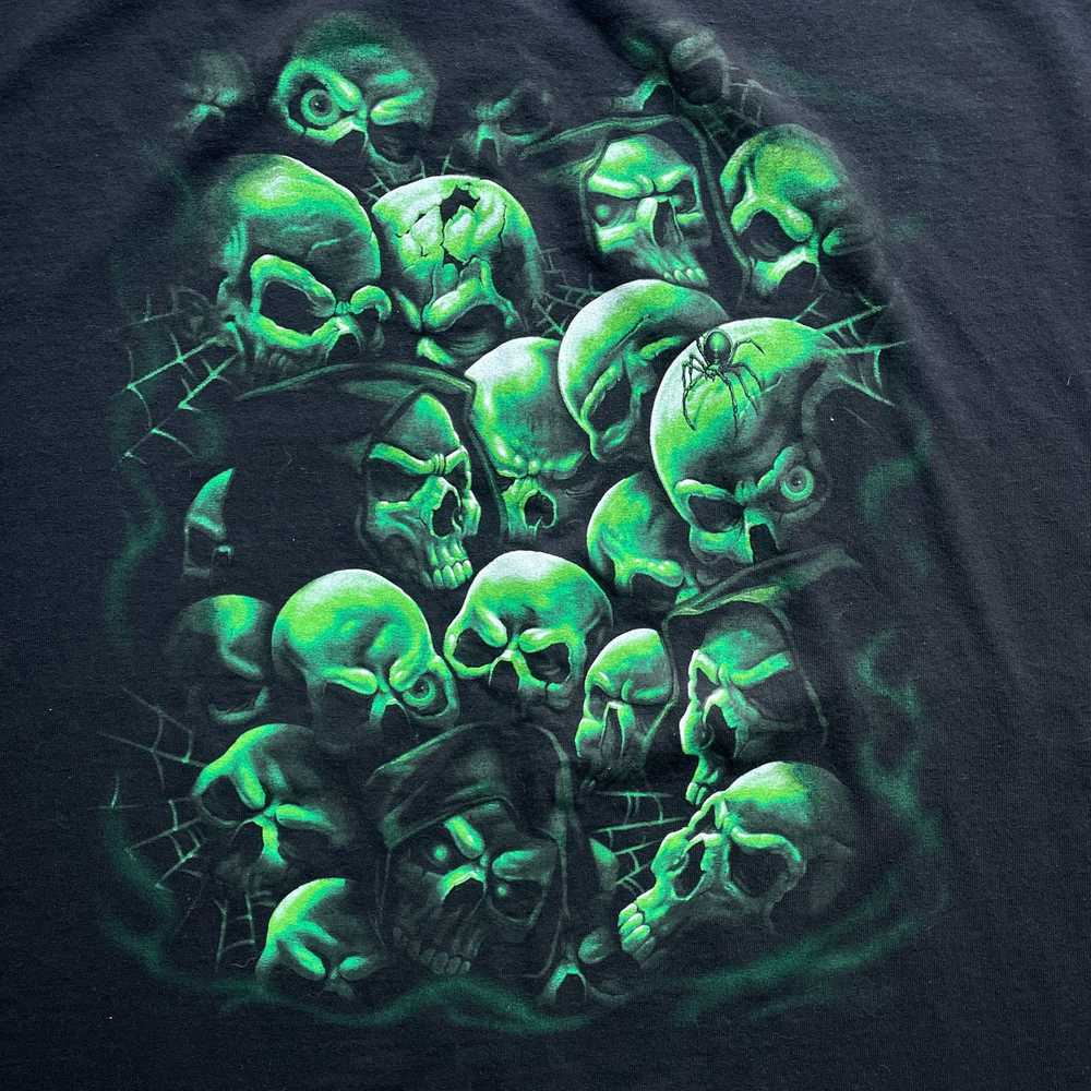 Alstyle Vtg Y2K Green Skull Pile Black T-Shirt Go… - image 3