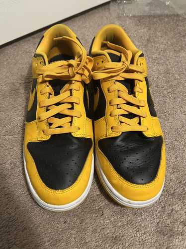 Nike Yellow & black dunks