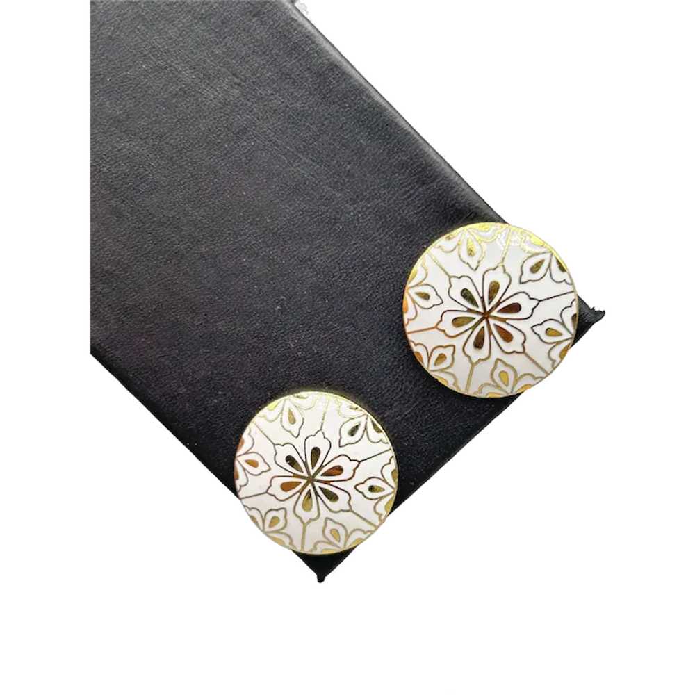 Vintage Elegant White Enamel Floral Stud Earrings… - image 1