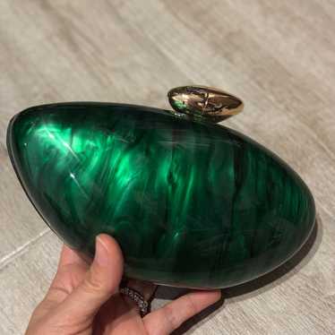 NWOT “shell style” emerald green clutch - image 1