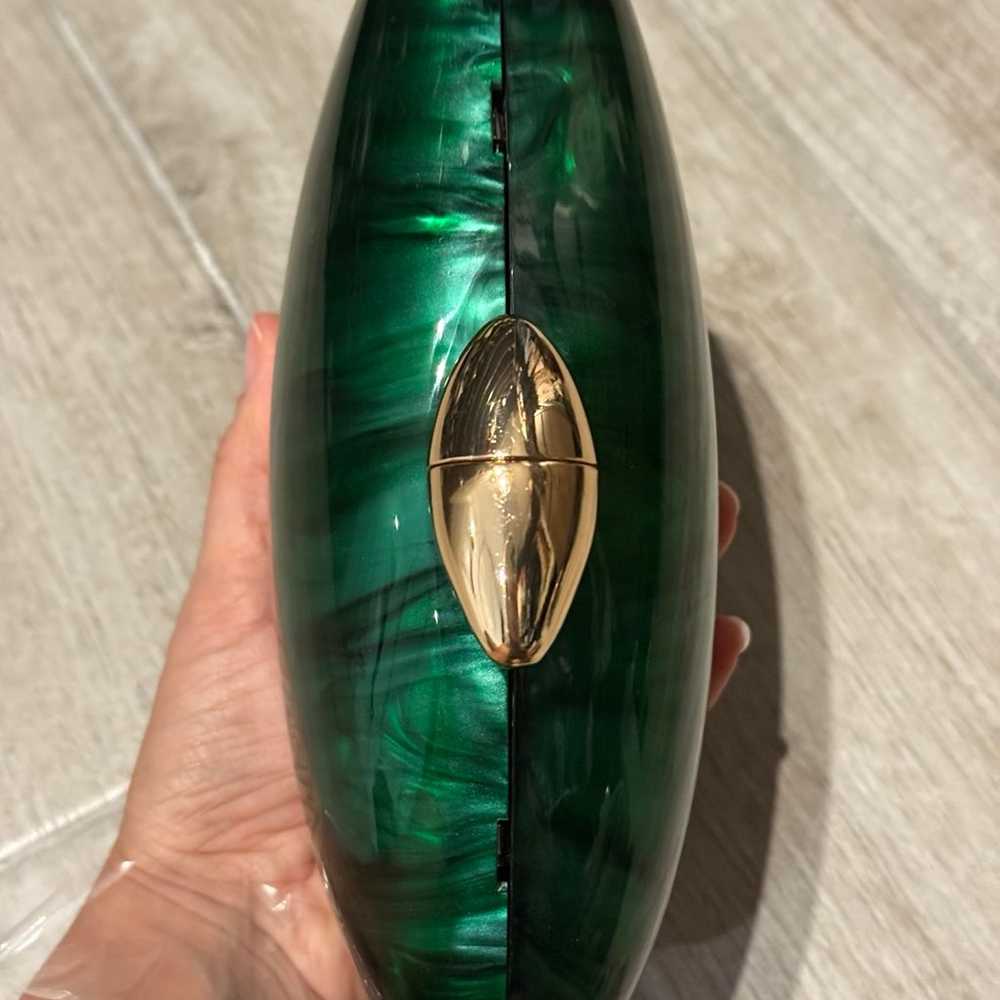 NWOT “shell style” emerald green clutch - image 2