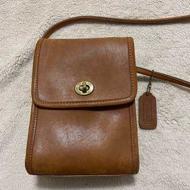 USA-made OLD COACH shoulder bag.