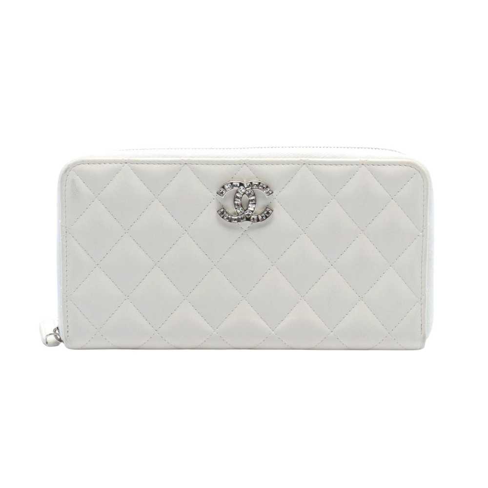 Chanel Matelassé White Leather Wallet (Pre-Owned) - image 1