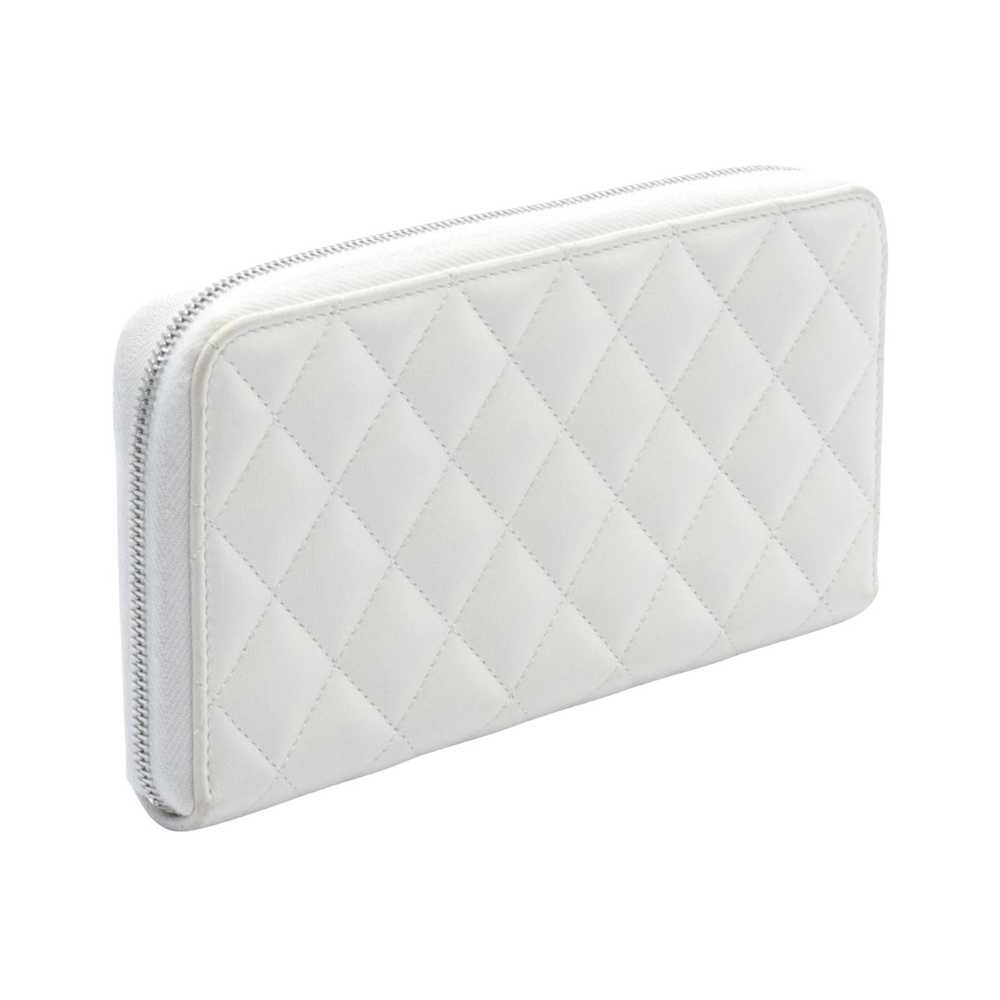 Chanel Matelassé White Leather Wallet (Pre-Owned) - image 2