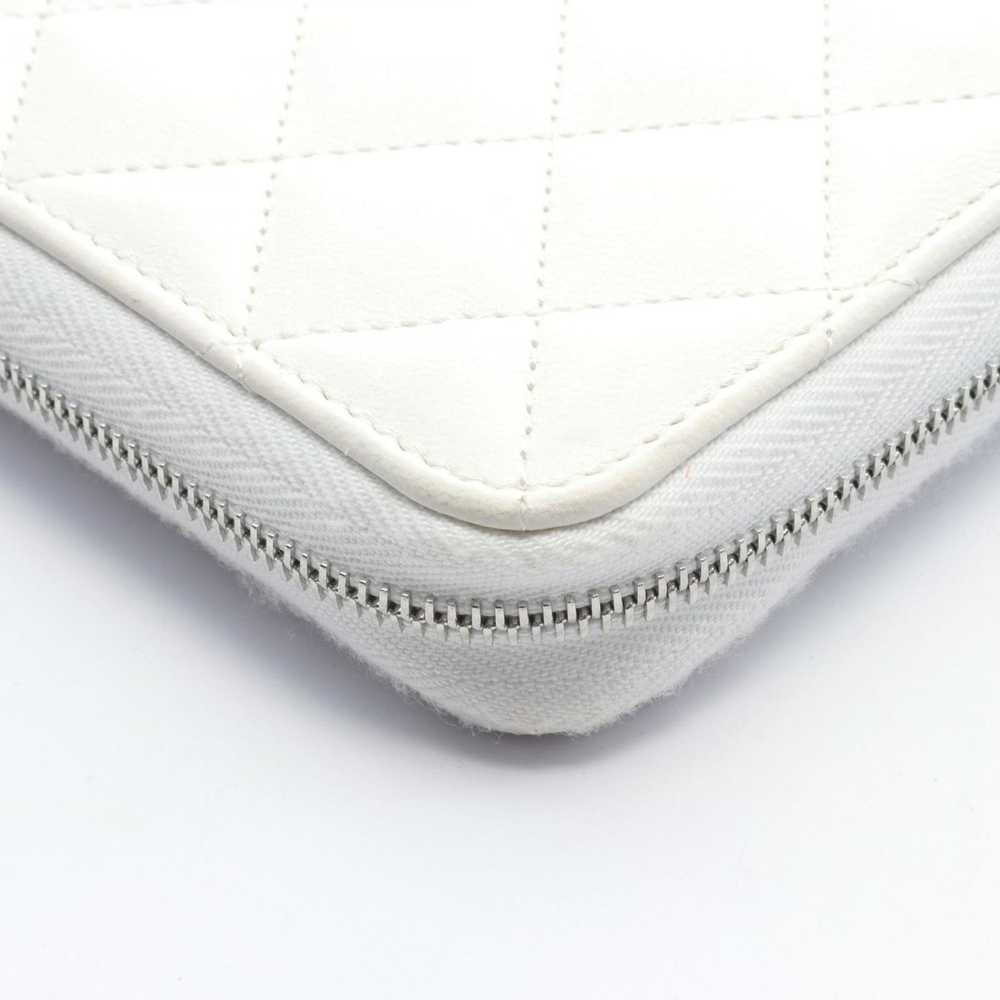 Chanel Matelassé White Leather Wallet (Pre-Owned) - image 4