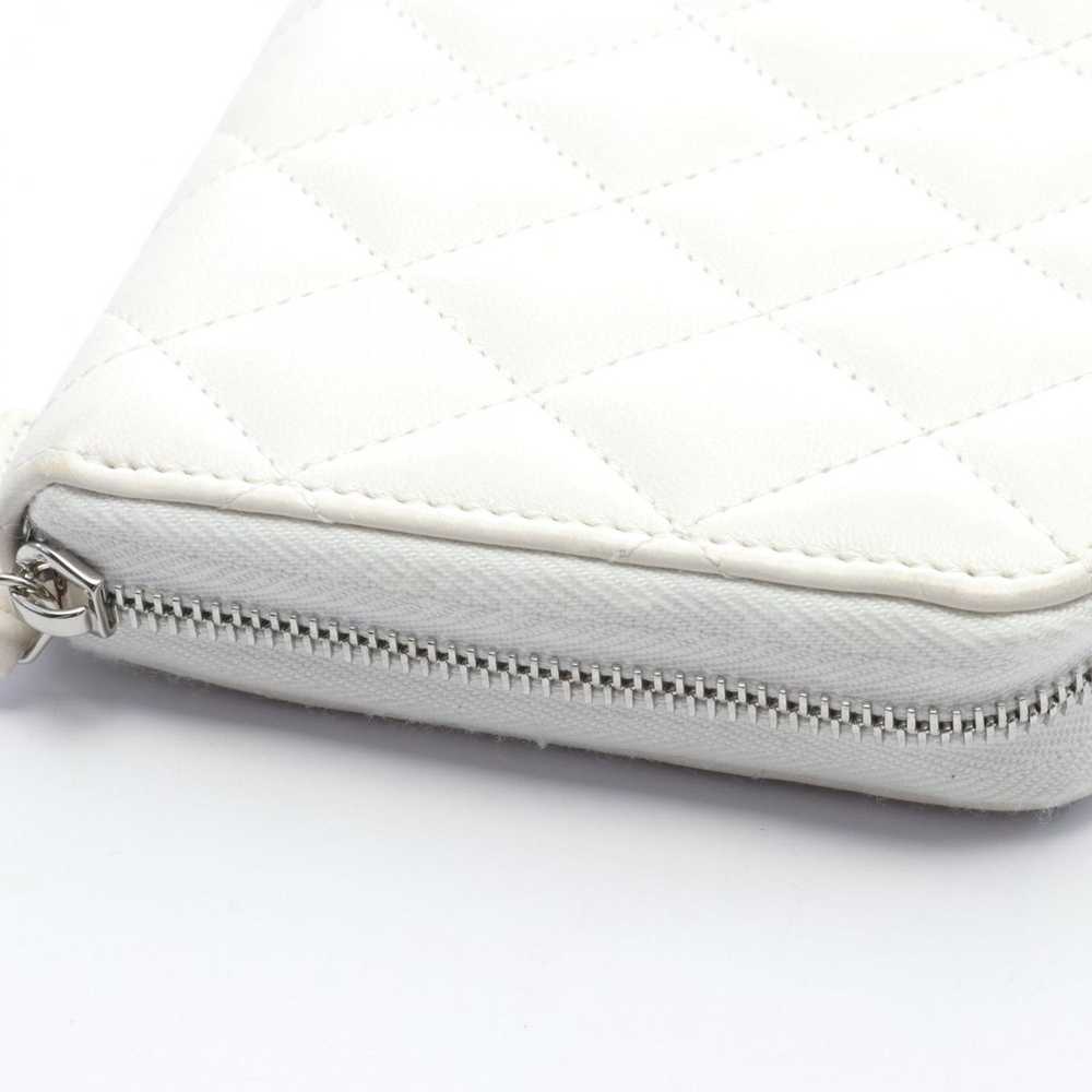 Chanel Matelassé White Leather Wallet (Pre-Owned) - image 8