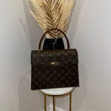 louis vuittons handbags - image 1