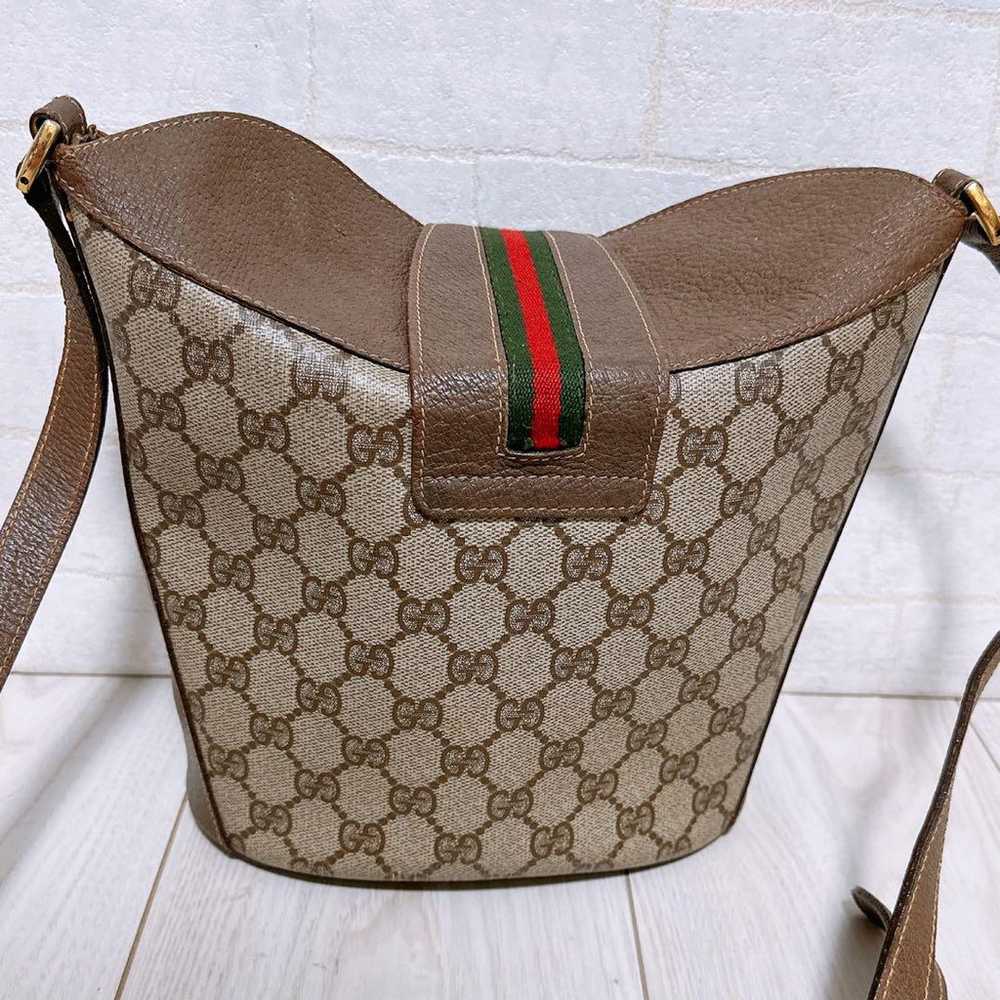 "Brand New" GUCCI shoulder bag - image 3