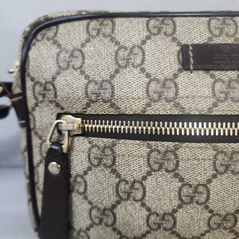 GUCCI GG Supreme Front Zip Camera Bag - image 5