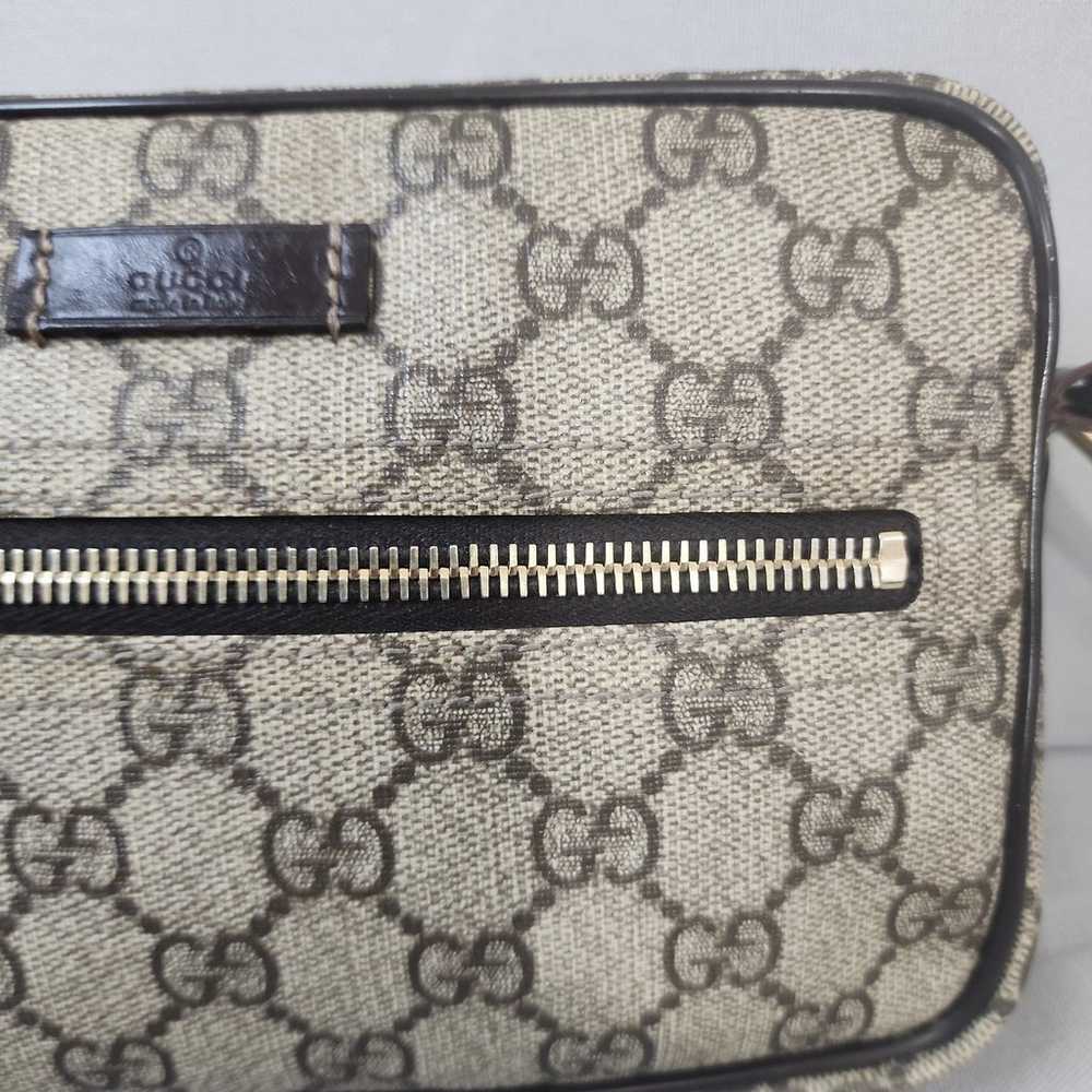 GUCCI GG Supreme Front Zip Camera Bag - image 6