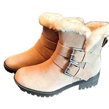 Universal Threads Tan Fur Boots Size 6.5 NWOT