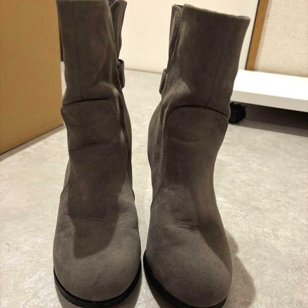 Gray suede boots - image 2