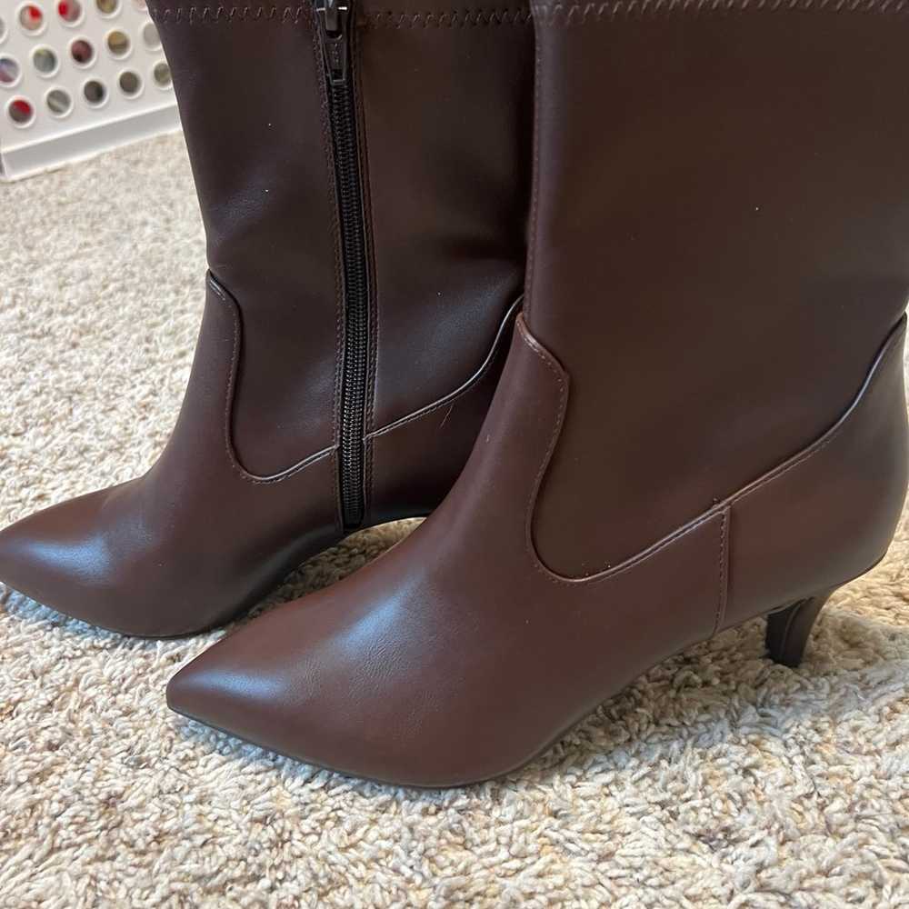 DV by Dolce Vita brown leather ankle booties size… - image 2