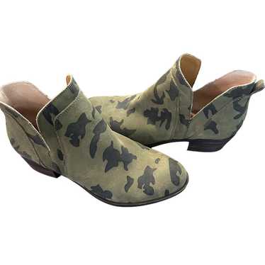 Lucky Brand Camoflauge Leather Ankle Booties 9