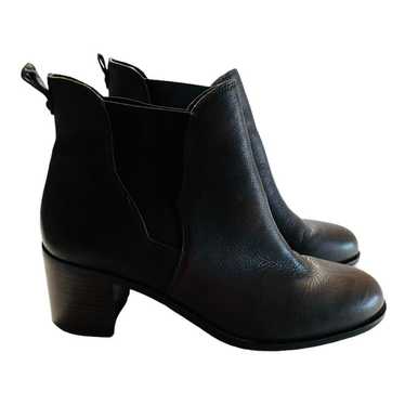 Sam Edelman  Leather Snkle Chelsea Booties Size 11 - image 1