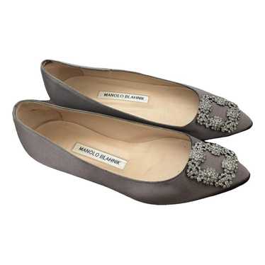 Manolo Blahnik Hangisi silk flats