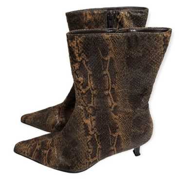 Fioni Vintage Pointy Toe Snakeskin Zip Up Ankle B… - image 1