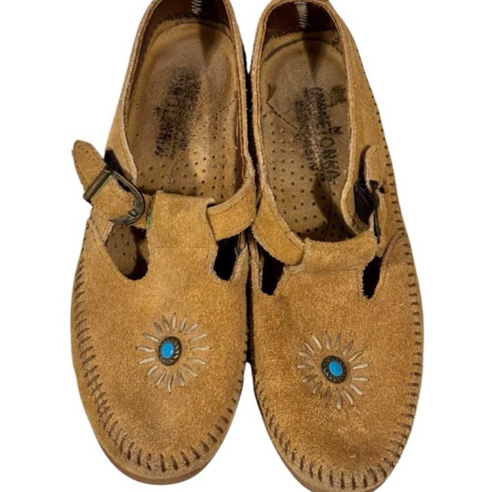 Minnetonka Women’s Brown Tan Suede Moccasin Buckl… - image 7