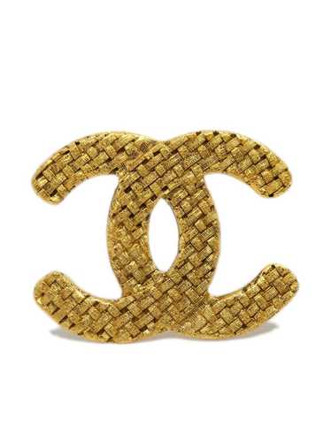 CHANEL Pre-Owned 1994 tweed-effect CC brooch - Gol