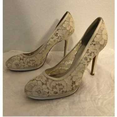 Vintage Stuart Weitzman Ivory Satin Lace Round Toe