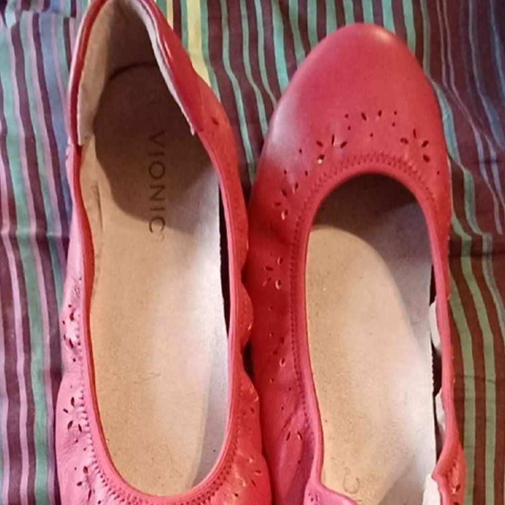 NWOB Vionic Pink Leather Geneva Perforated Flats - image 5