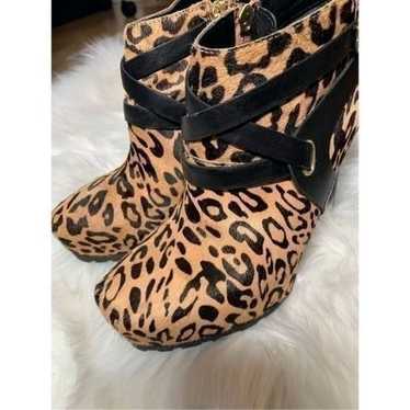 Guess leopard print heels size 7