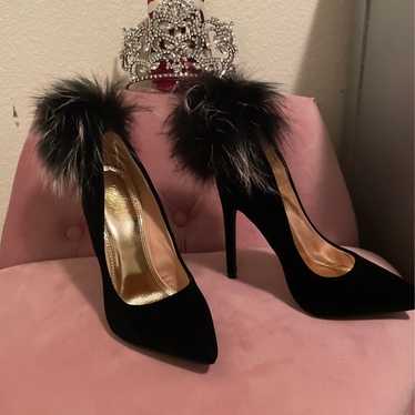 Black velvet  pom pom heels