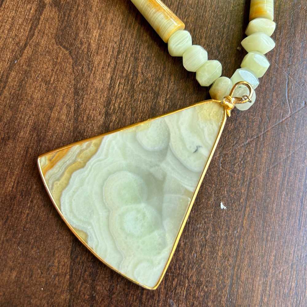 Vintage Hand Carved Stone Necklace Brown Green On… - image 3