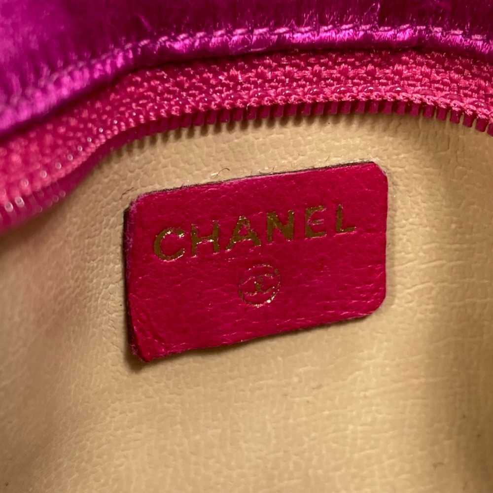 Chanel Logo Cc Pink Velvet Clutch Bag (Pre-Owned) - image 7