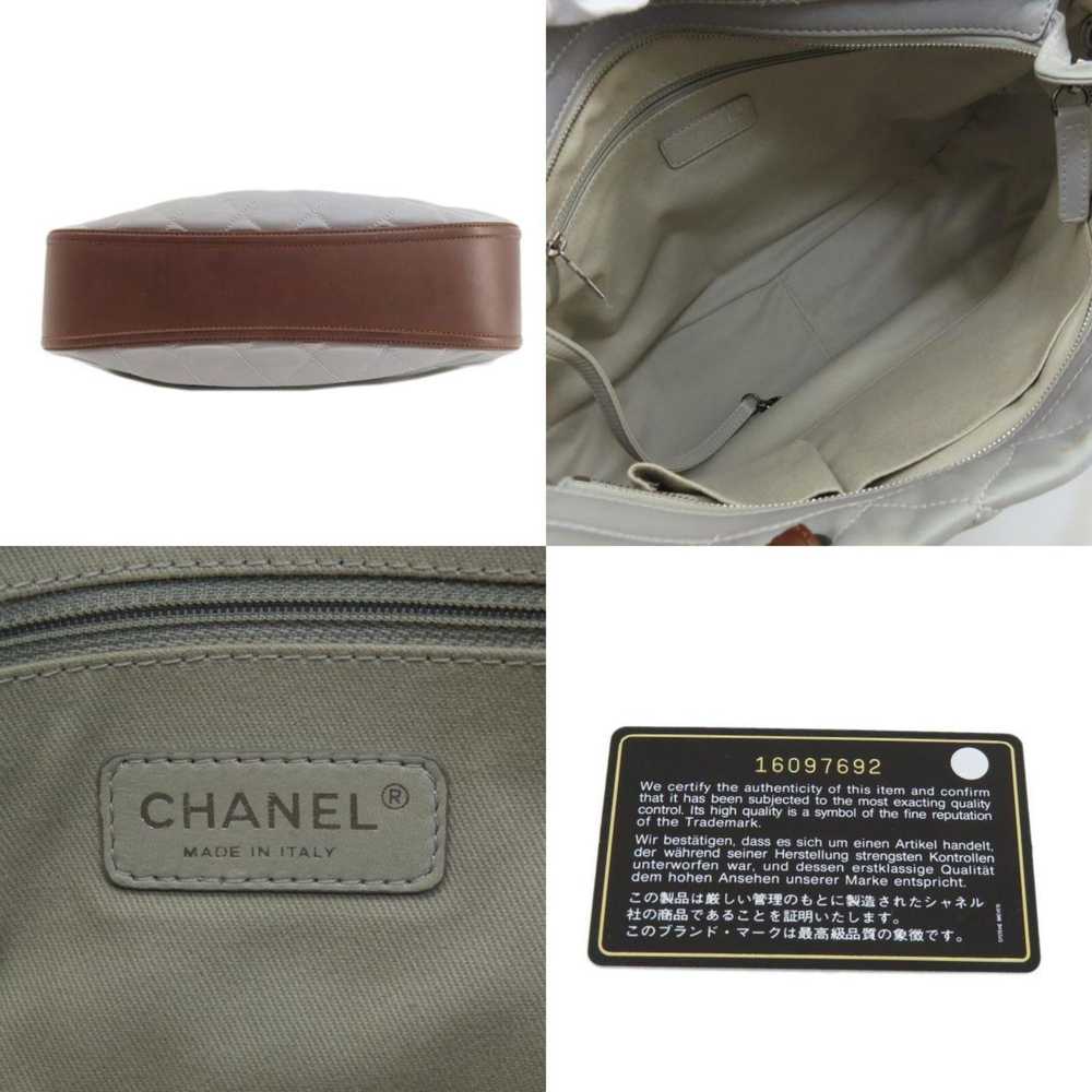 Chanel Matelassé Grey Leather Tote Bag (Pre-Owned) - image 4