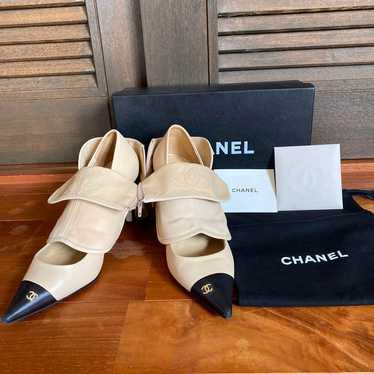 Chanel bicolor 2way pointed-toe leather heeled pu… - image 1