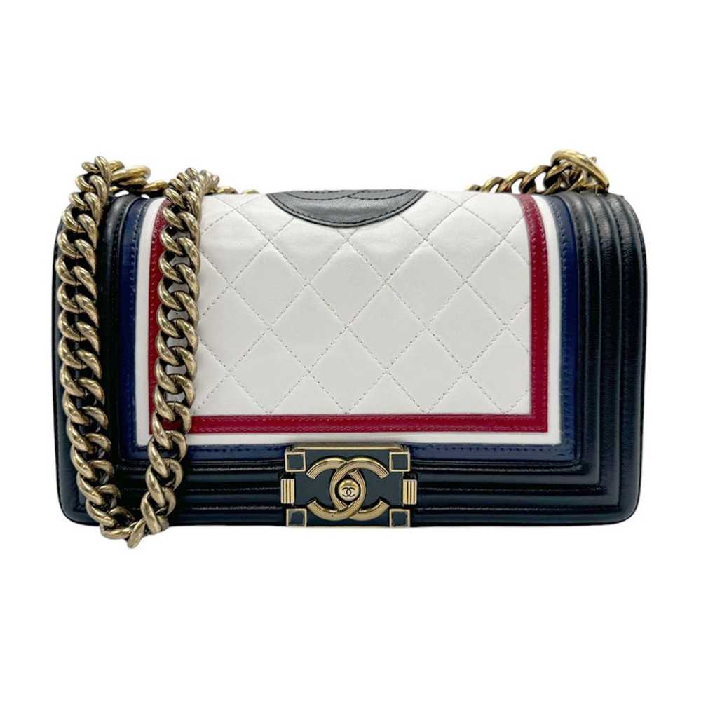 Chanel Boy White Leather Shoulder Bag (Pre-Owned) - image 1