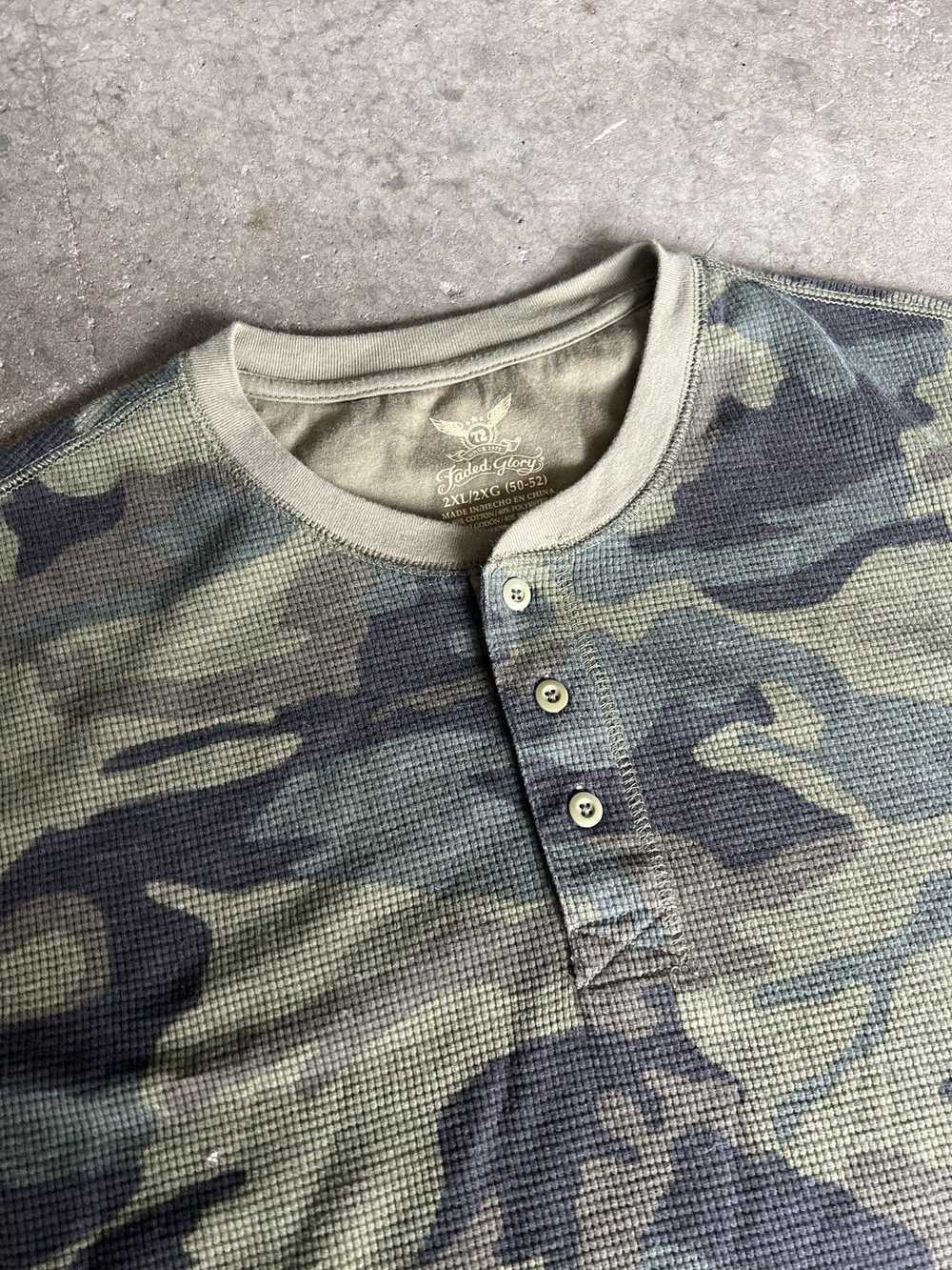 Vintage Y2K Faded Glory Camo thermal shirt - image 5