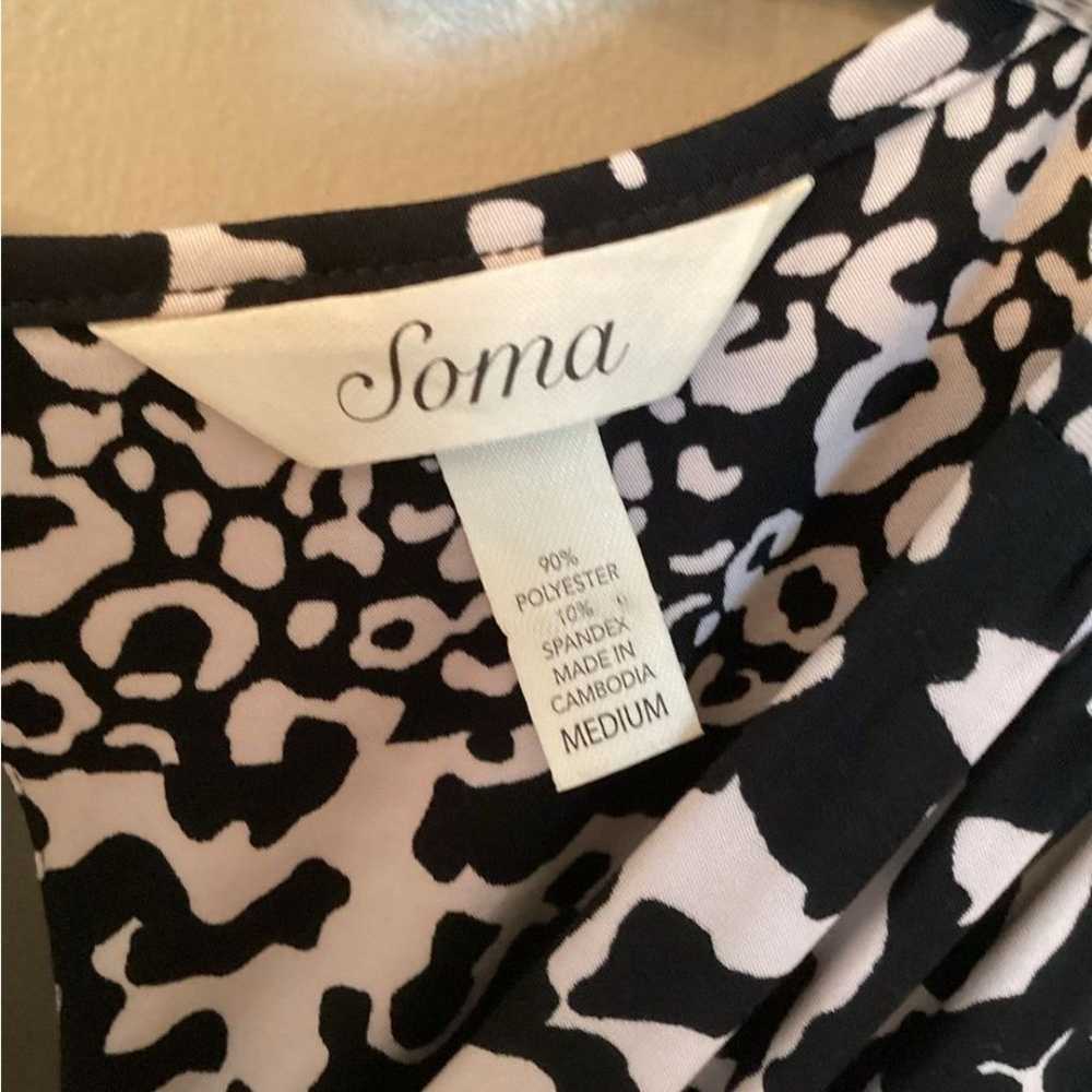 SOMA SIZE MEDIUM BLACK AND WHITE SLEEVELESS V NEC… - image 7