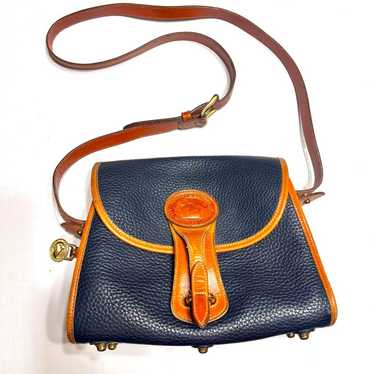 Dooney & Bourke VNTG DOONEY AND BOURKE crossbody b