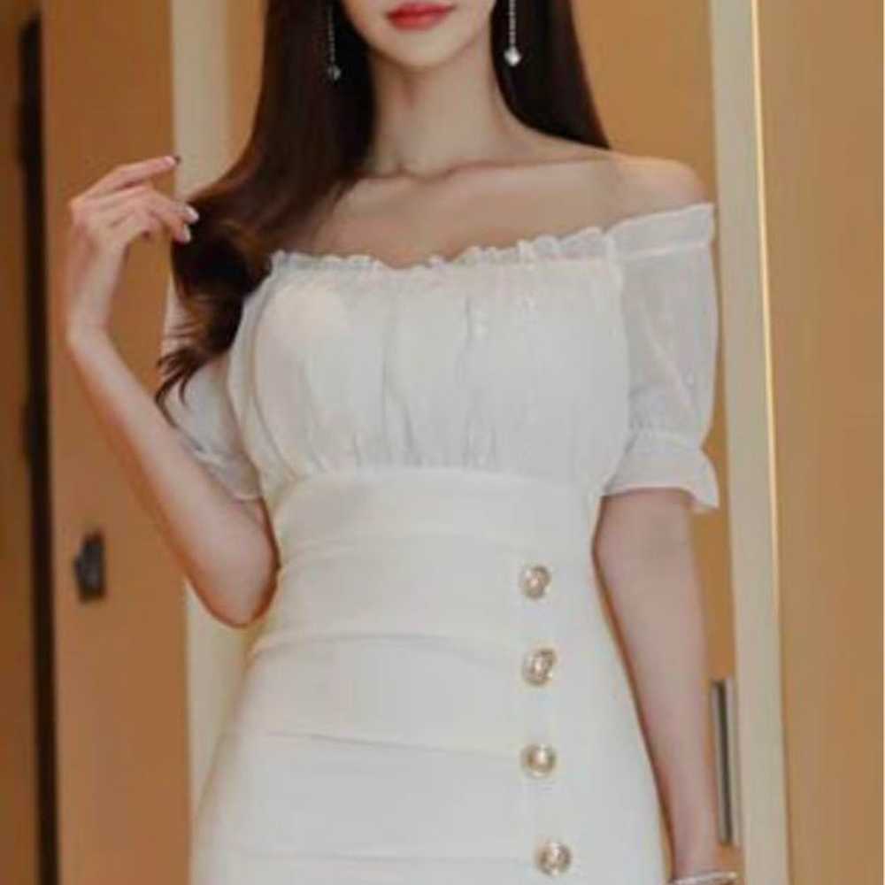 ★Off-Shoulder White Dress M Tight Style★ - image 1