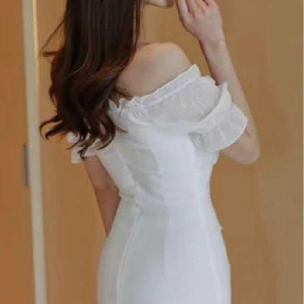 ★Off-Shoulder White Dress M Tight Style★ - image 3