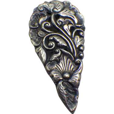 Art Nouveau 800 Silver Repousse' Dress Clip, 1910s