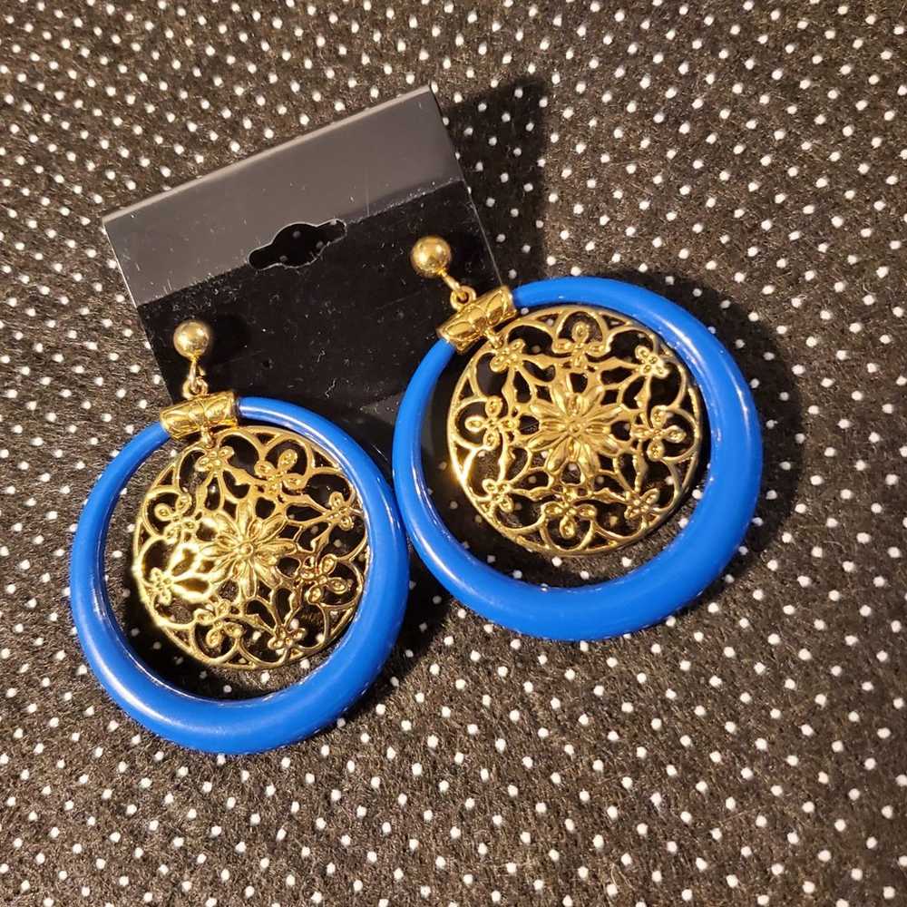 Vintage Joan Rivers Large Hoop Blue and Goldtone … - image 6