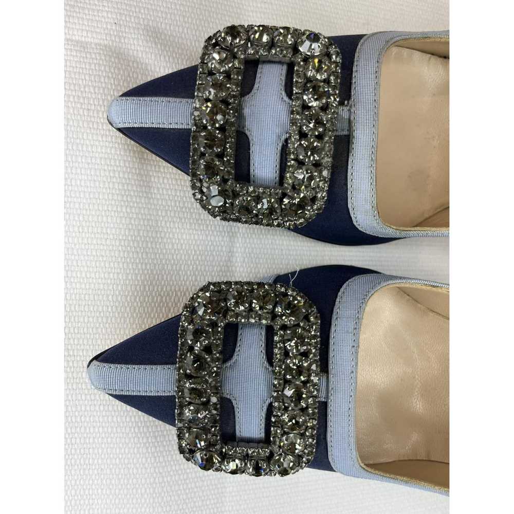 Manolo Blahnik Hangisi cloth heels - image 4