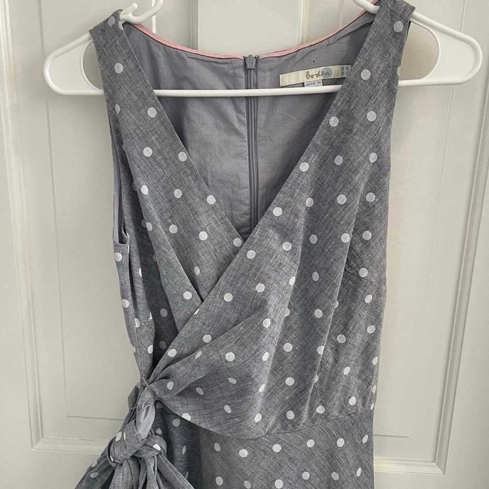 Boden gray and white polka dot wrap dress US size… - image 3