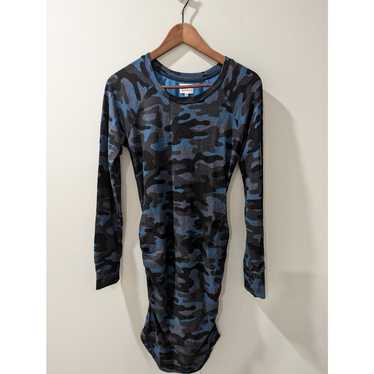 NEW SUNDRY Blue Camo Ruched Long Sleeve Dress